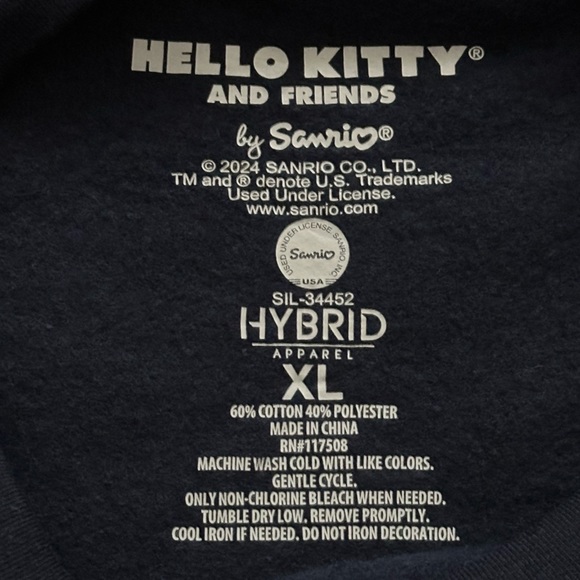 Hello Kitty Crewneck - Picture 4 of 7